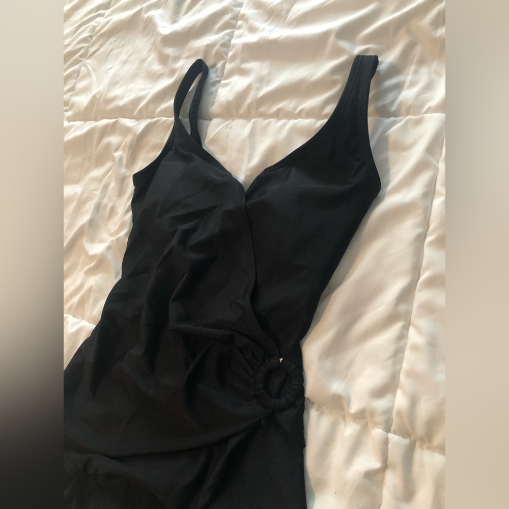Long tall sally 6 black fitted faux wrap swim suit swimsuit circle detail V neck